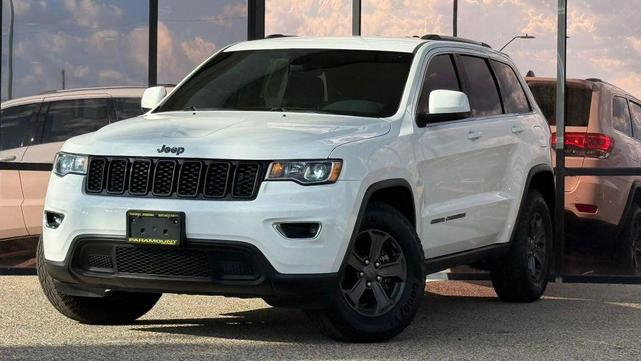 Photo of 2017 Bright White Clearcoat Jeep Grand Cherokee