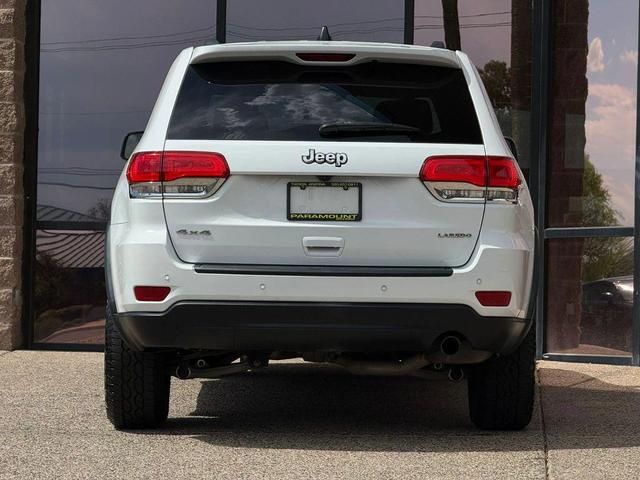 Photo of 2017 Bright White Clearcoat Jeep Grand Cherokee