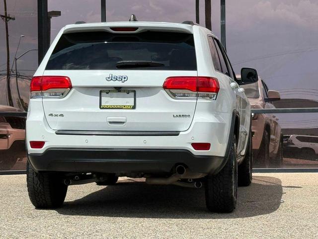 Photo of 2017 Bright White Clearcoat Jeep Grand Cherokee