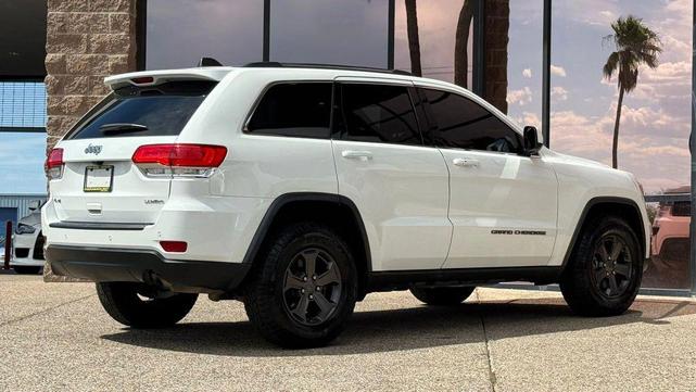 Photo of 2017 Bright White Clearcoat Jeep Grand Cherokee