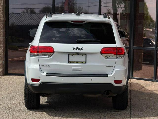 Photo of 2017 Bright White Clearcoat Jeep Grand Cherokee
