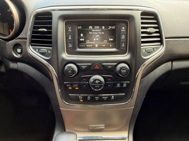 Photo of 2017 Bright White Clearcoat Jeep Grand Cherokee