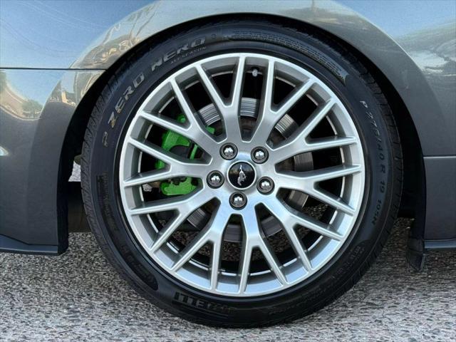 Photo of 2016 Gray Ford Mustang