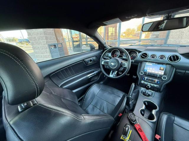 Photo of 2016 Gray Ford Mustang