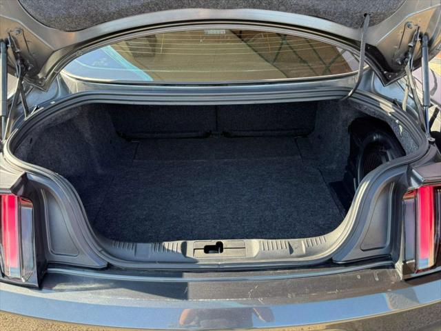 Photo of 2016 Gray Ford Mustang