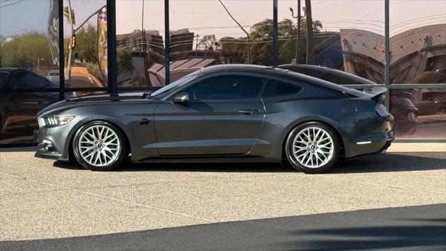 Photo of 2016 Gray Ford Mustang