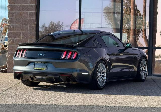 Photo of 2016 Gray Ford Mustang
