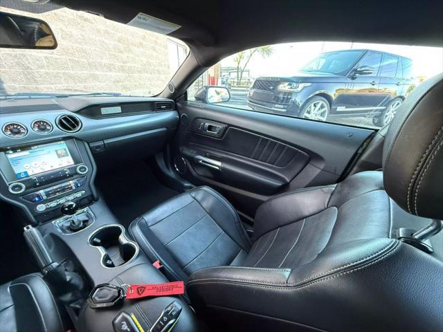 Photo of 2016 Gray Ford Mustang