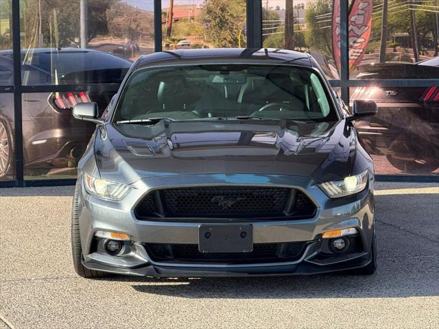 Photo of 2016 Gray Ford Mustang