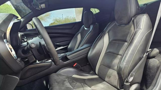 Photo of 2018 Black Chevrolet Camaro