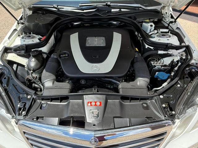 Photo of 2011 White Mercedes-Benz E-Class