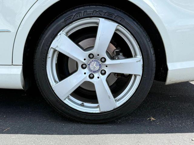 Photo of 2011 White Mercedes-Benz E-Class