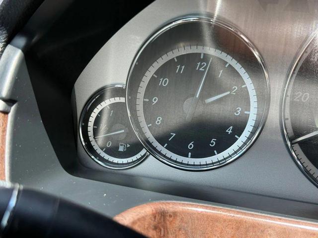 Photo of 2011 White Mercedes-Benz E-Class