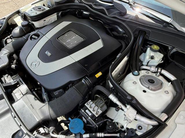 Photo of 2011 White Mercedes-Benz E-Class
