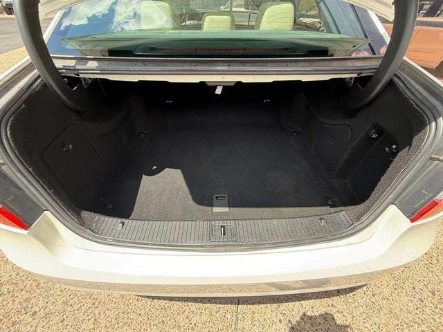 Photo of 2011 White Mercedes-Benz E-Class