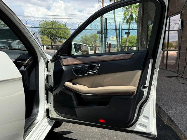 Photo of 2011 White Mercedes-Benz E-Class