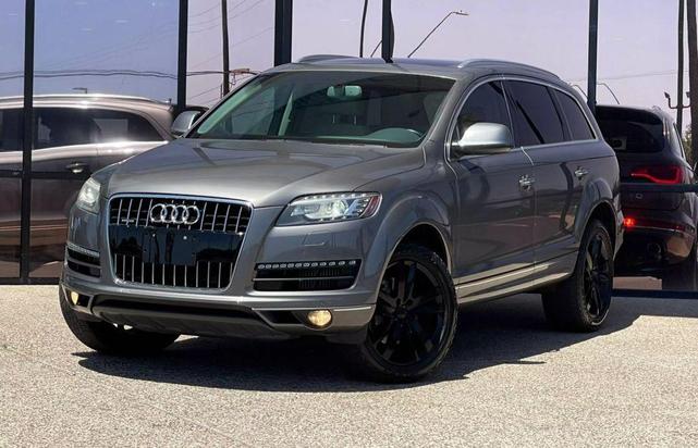 Photo of 2015 Gray Audi Q7