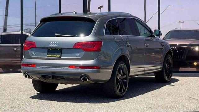 Photo of 2015 Gray Audi Q7