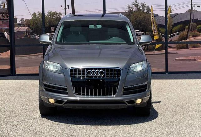 Photo of 2015 Gray Audi Q7