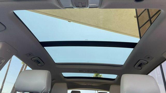 Photo of 2015 Gray Audi Q7