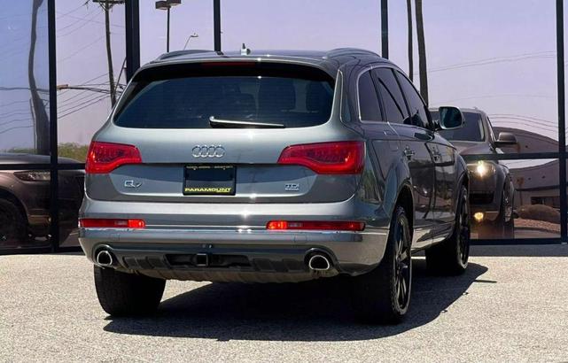 Photo of 2015 Gray Audi Q7