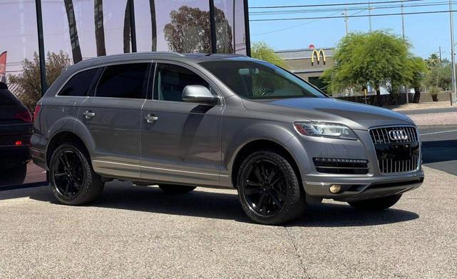 Photo of 2015 Gray Audi Q7