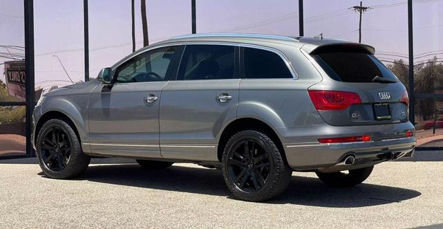 Photo of 2015 Gray Audi Q7