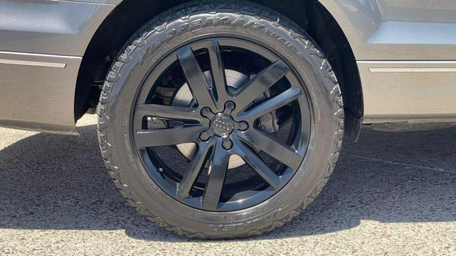Photo of 2015 Gray Audi Q7
