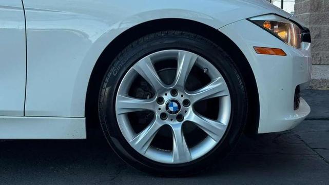 Photo of 2015 White BMW 320