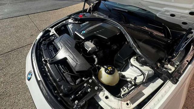 Photo of 2015 White BMW 320