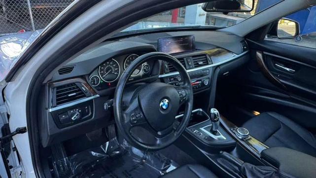 Photo of 2015 White BMW 320