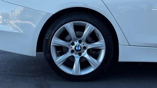 Photo of 2015 White BMW 320