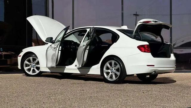 Photo of 2015 White BMW 320