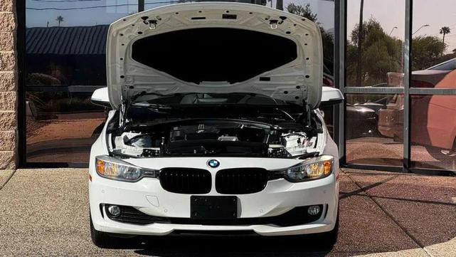 Photo of 2015 White BMW 320