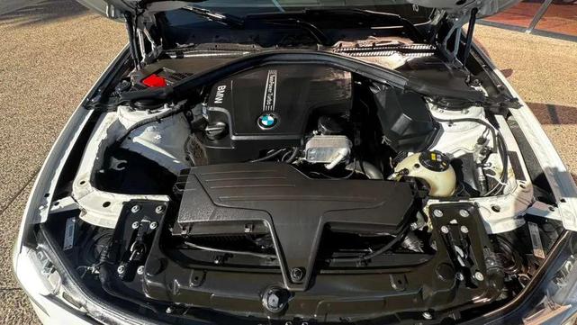 Photo of 2015 White BMW 320