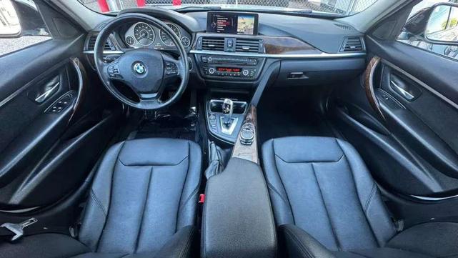 Photo of 2015 White BMW 320