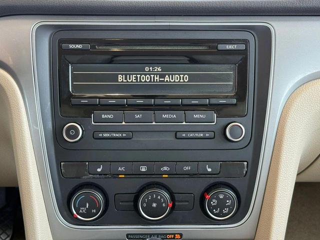 Photo of 2015 Candy White Volkswagen Passat