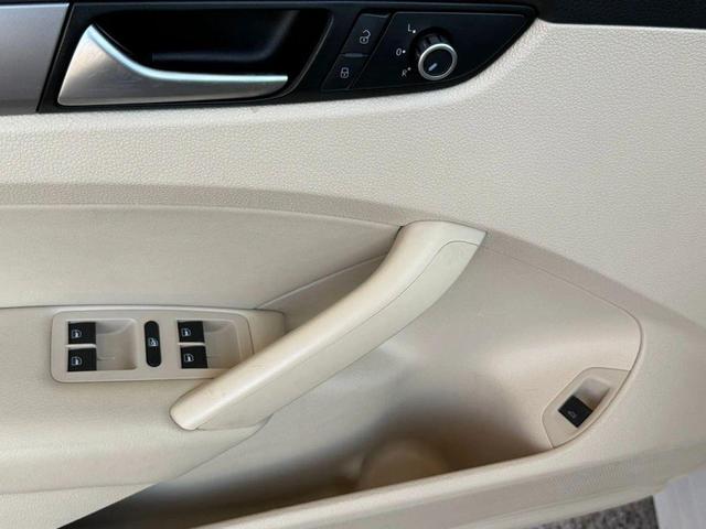 Photo of 2015 Candy White Volkswagen Passat