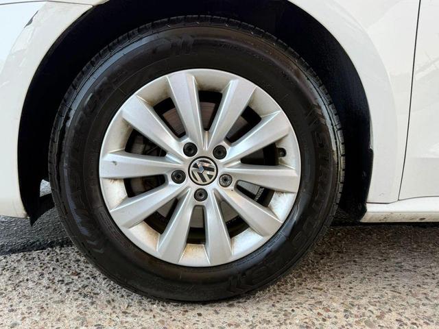 Photo of 2015 Candy White Volkswagen Passat
