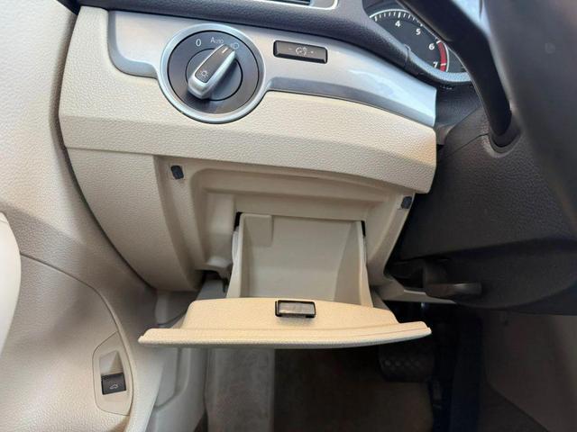 Photo of 2015 Candy White Volkswagen Passat