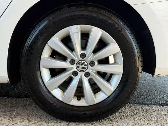 Photo of 2015 Candy White Volkswagen Passat