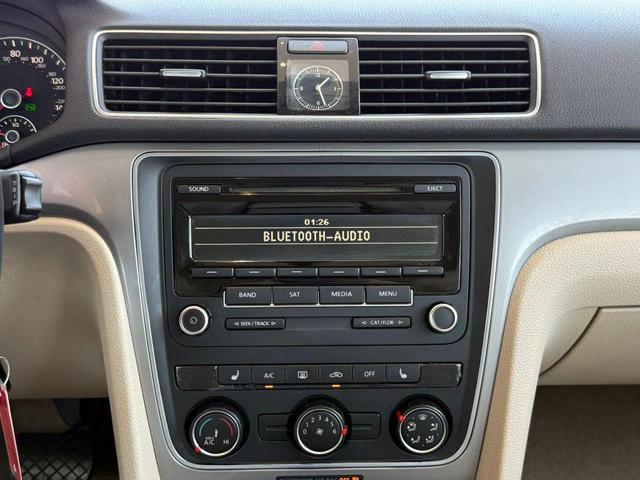 Photo of 2015 Candy White Volkswagen Passat