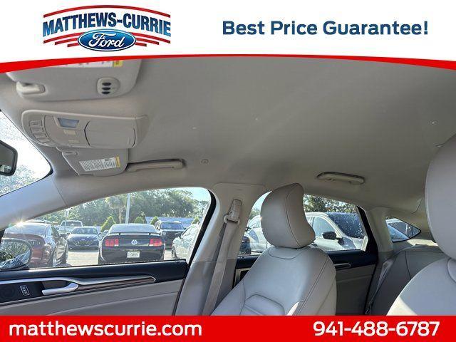 Photo of 2019 White Gold Ford Fusion Hybrid