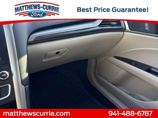 Photo of 2019 White Gold Ford Fusion Hybrid