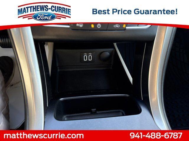 Photo of 2019 White Gold Ford Fusion Hybrid