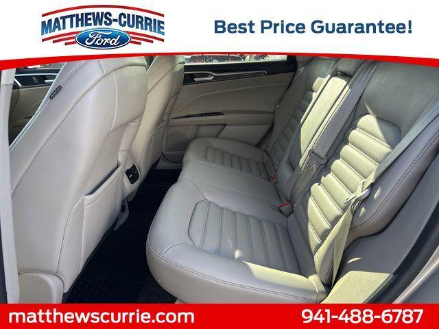 Photo of 2019 White Gold Ford Fusion Hybrid