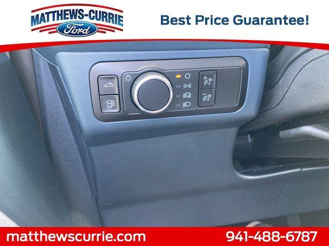 Photo of 2025 Oxford White Ford Maverick