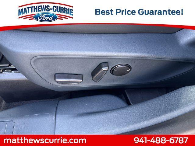 Photo of 2025 Oxford White Ford Maverick