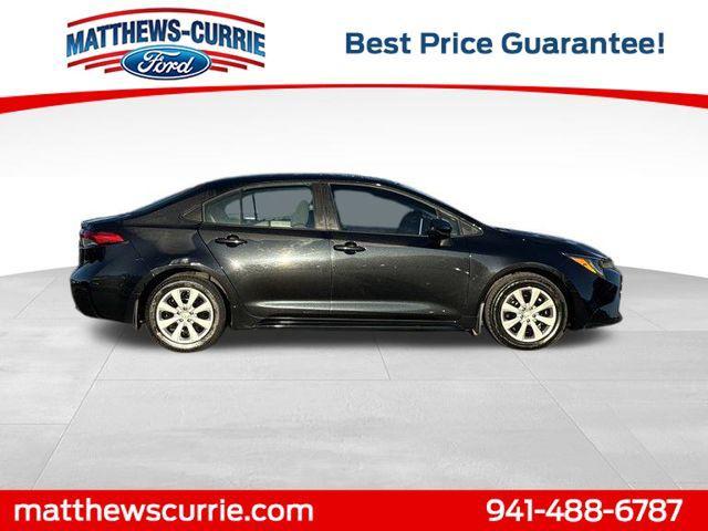Photo of 2021 Black Sand Pearl Toyota Corolla
