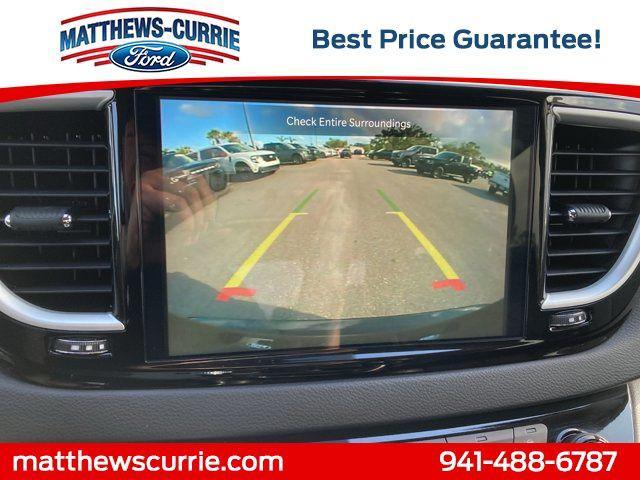 Photo of 2023 Brilliant Black Crystal Pearlcoat Chrysler Pacifica